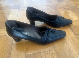 Zapatos de tacón. Adabella. Número 36