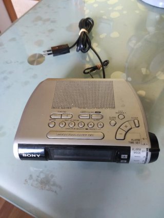Lote 4 radios despertador Sony y Sanda