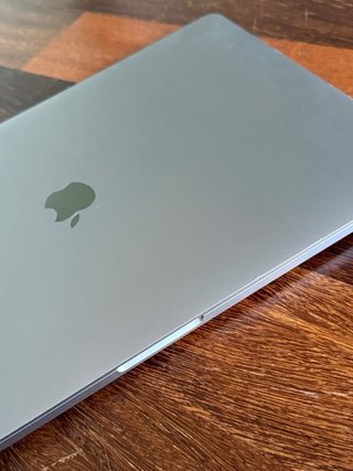 MacBook Pro 16” 2019 i7 16GB 512GB – Plata