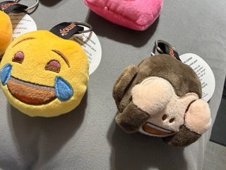 Pack de 6 Llaveros Peluche Emojis