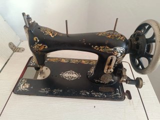 Máquina de coser antigua Wertheim