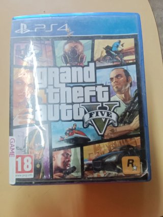 PS4 (PlayStation 4) Slim con 2 Juegos