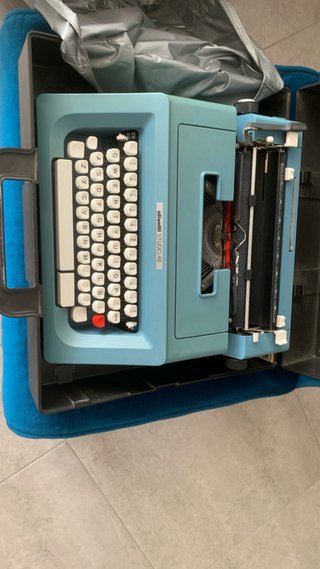 Máquina de escribir Olivetti Studio 46