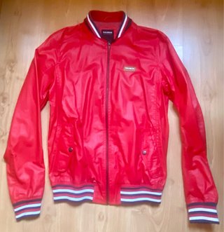 Cazadora Roja Pull & Bear