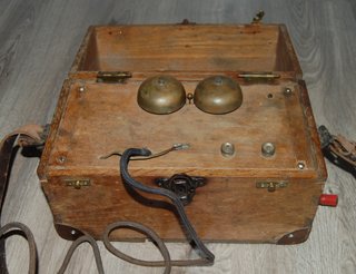 Antiguo Teléfono Intercomunicador de Madera