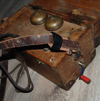 Antiguo Teléfono Intercomunicador de Madera