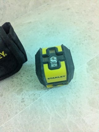 Nivel láser STANLEY para trípode de 6 mm a 10 m