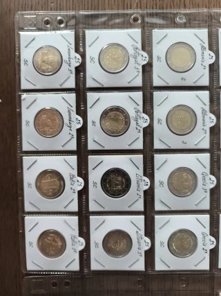 Colección de 28 Monedas Conmemorativas 2€ 2025