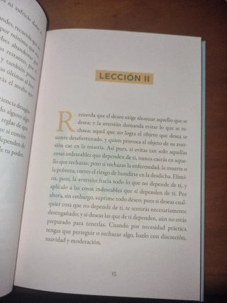 El arte de vivir: El manual estoico para una vi...