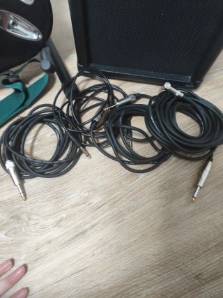 Pack Guitarra Eléctrica, Amplificador y Pedal