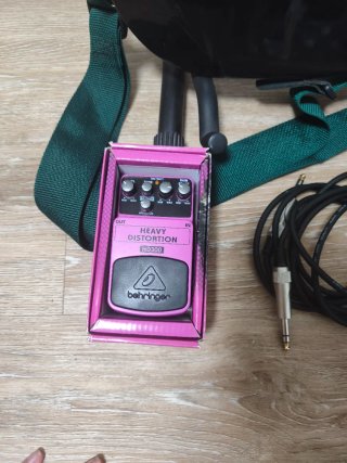 Pack Guitarra Eléctrica, Amplificador y Pedal