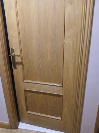 Puerta Interior de Madera con Cristal