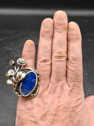 Anillo artístico en Plata 925 y piedras naturales.
