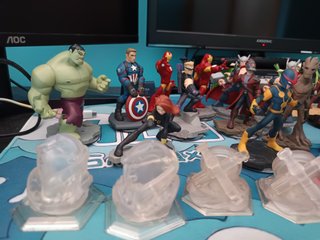 20 Figuras Disney Infinity + 10 Playsets + 2 bases