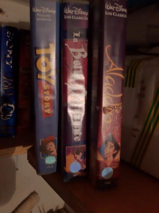 20 Películas Disney VHS + Reproductor