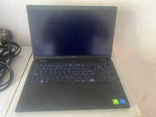 Portátil Dell Latitude 3520