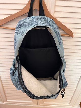 Mochila Eastpak con estampado de mapas