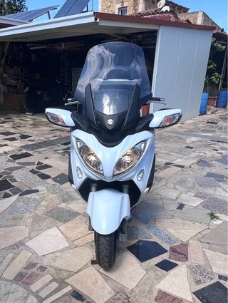 Suzuki Burgman Executive 650 algo negociable