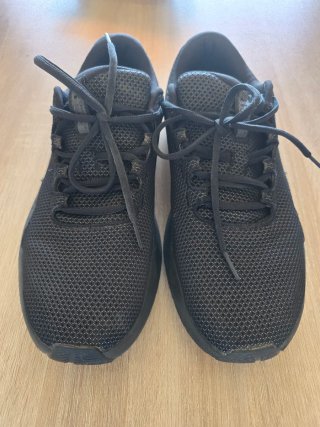 Ténis de Corrida Under Armour Charged Surge 4