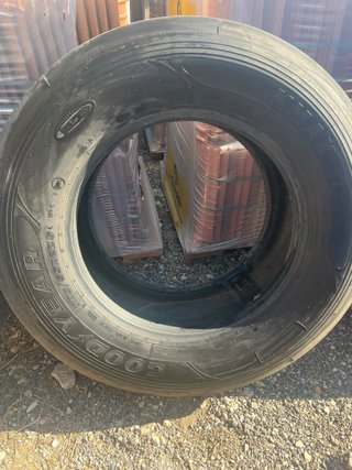 Neumáticos Pirelli y Goodyear 385/55 R22.5