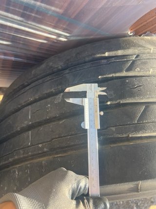 Neumáticos Pirelli y Goodyear 385/55 R22.5