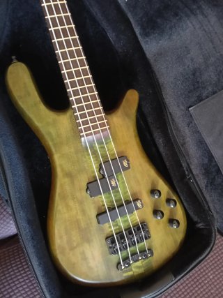 Warwick Streamer Stage I Custom Bajo