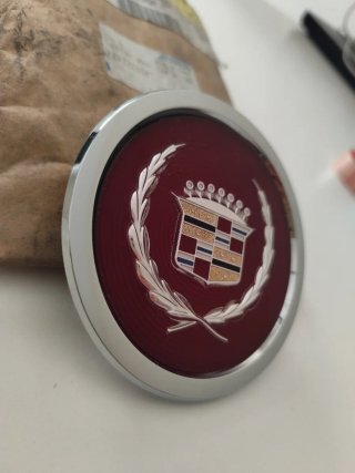 Emblema Medallón Cadillac Clásico