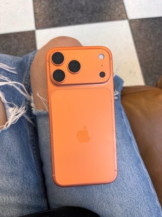iPhone 17 Pro Max Naranja