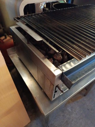 Barbacoa de Gas y Piedras