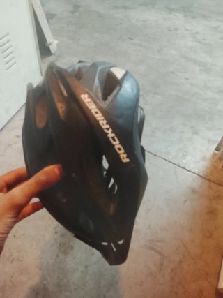 Casco de bicicleta negro