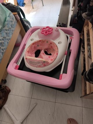 Andador para bebé rosa