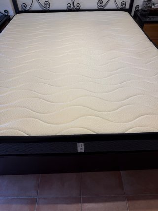 Colchón de 150cm Se vende por mudanza.