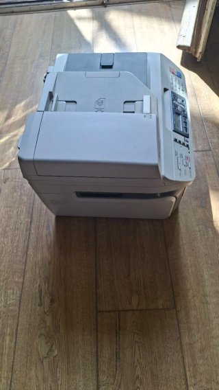 Impresora laser Brother MFC-7440N