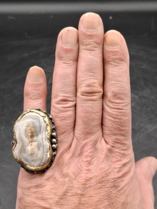Anillo artístico en Plata 925 y piedra natural.