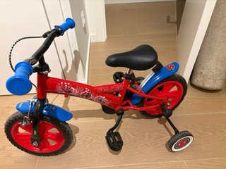 Bicicleta Spiderman con ruedines