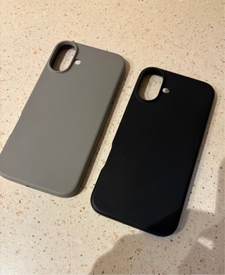 2 Funda para iPhone 16 Plus, Gris y negro, Elago