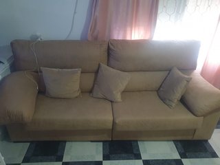 Sofá 2 plazas beige amplio