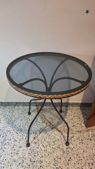 Mesa Redonda con Sobre de Cristal