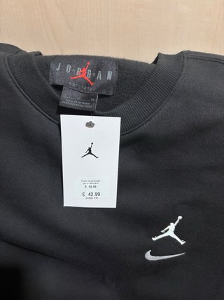 Jordan sin capucha negra