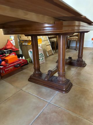 Mesa de Comedor de Madera