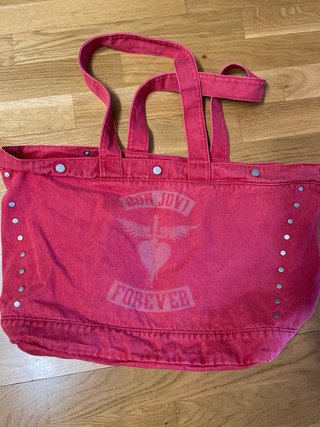 Lote Merchandising Bon Jovi Forever Tour 2026