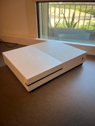 Xbox One S Blanca + Mando Azul + Funda