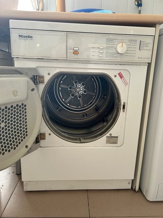 Secadora Miele Novotronic T490