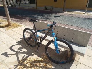 Bicicleta de Montaña CUBE Attention 27,5