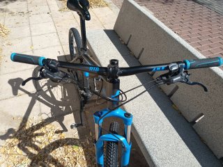 Bicicleta de Montaña CUBE Attention 27,5