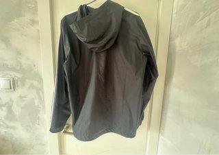 Chaqueta Adidas Negra con Bandas Blancas