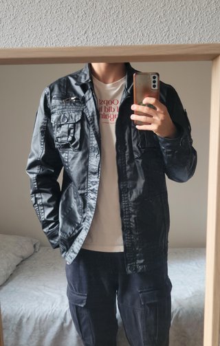 Chaqueta vintage negra, efecto piel