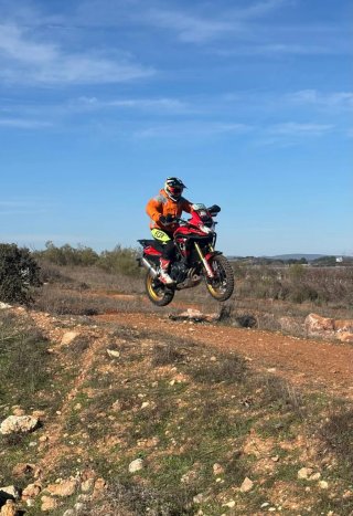 Moto Rieju Aventura 500 Roja Rally