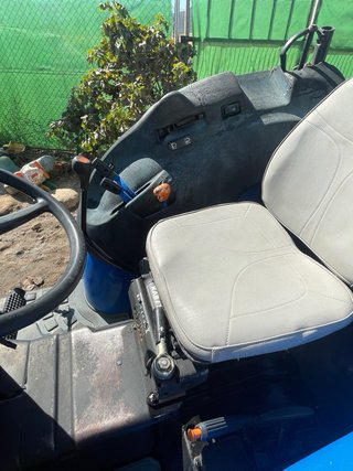 Tractor New Holland TN85FA