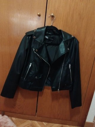 Chaqueta de cuero Zara negra